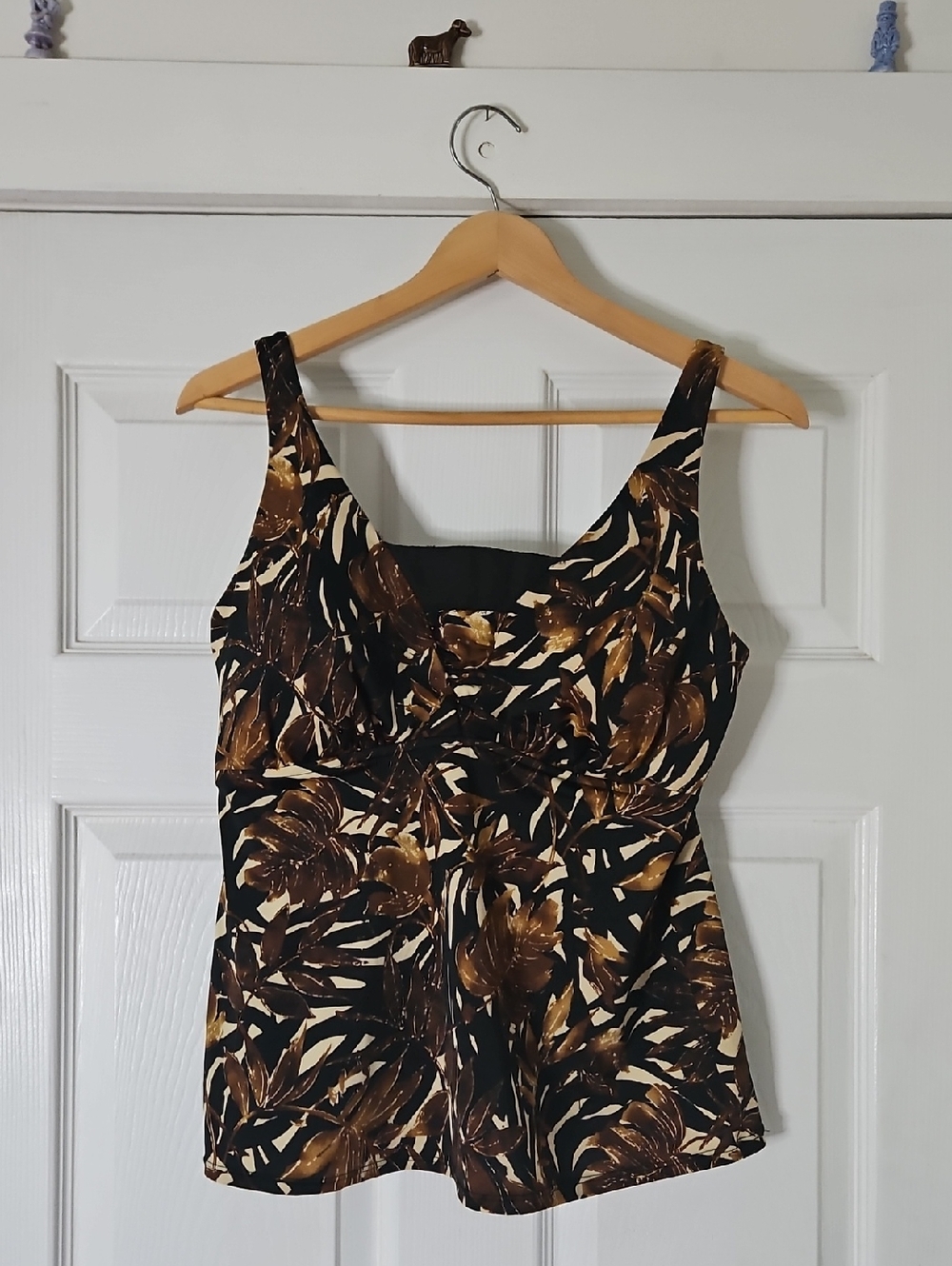 Slimshaper Women’s Swimsuit Top in Black and Brown Leaf Print🍂